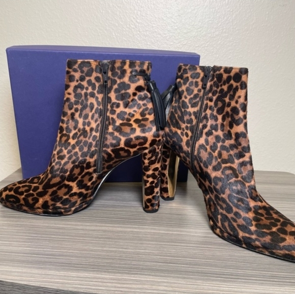 Stuart Weitzman Backflip Sabbia Leopard Heeled Bootie. Size 10. Brand New in box - Picture 3 of 5